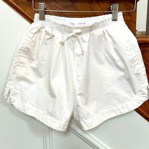 Zara white cotton girls shorts, size 11-12, excellent condition!